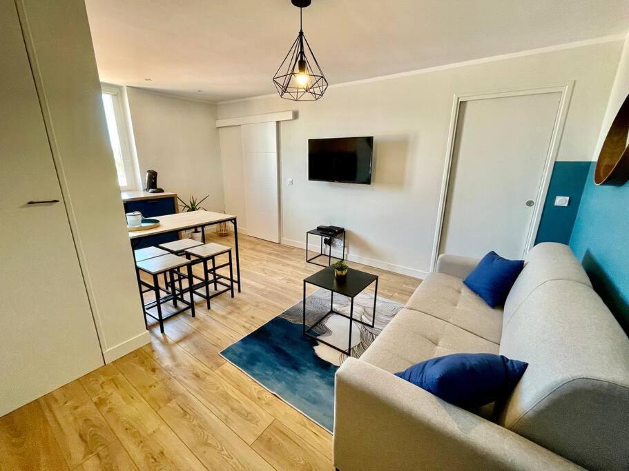 Ivs Andreossy Vue Mer Et Montagne Pour 4 Antibes Kültér fotó