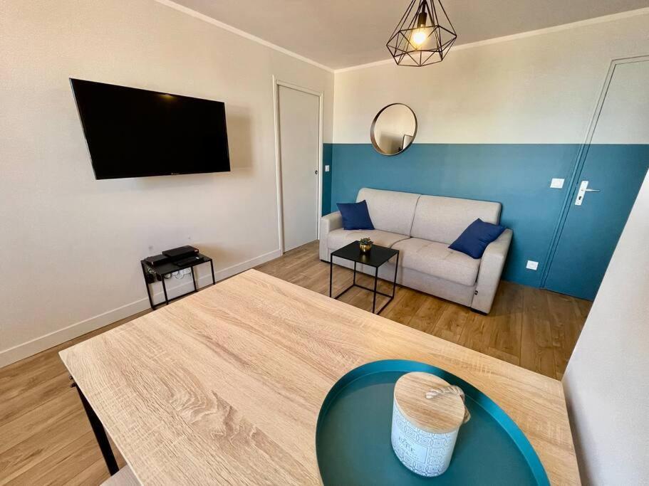 Ivs Andreossy Vue Mer Et Montagne Pour 4 Antibes Kültér fotó